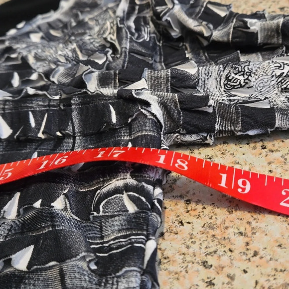 I.N. Studio Layered Ruffled Top Black & Gray Wide Band Boat Neck Women L - Picture 10 of 11